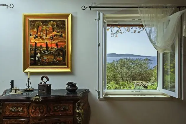 Ev (Two Bedroom Holiday Home with Terrace)