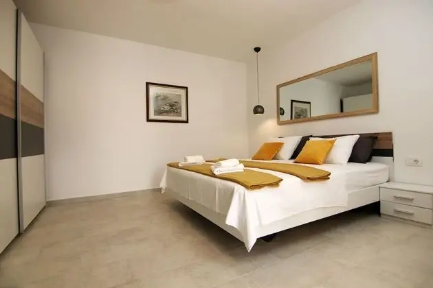 Villa (Three Bedroom Villa with Swimming Poo)