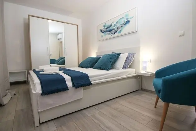 Villa (Three Bedroom Villa with Swimming Poo)