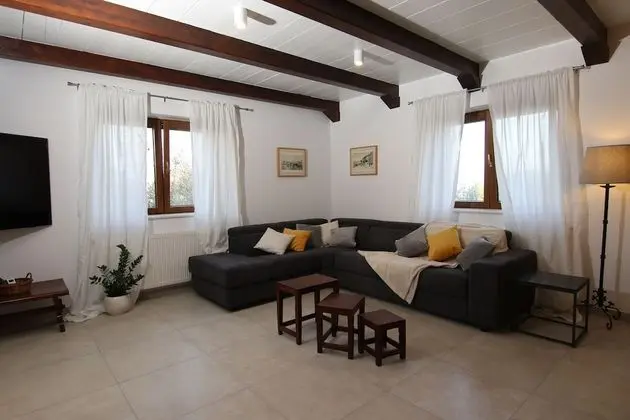 Villa (Three Bedroom Villa with Swimming Poo)