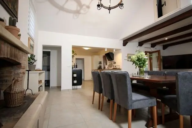 Villa (Three Bedroom Villa with Swimming Poo)