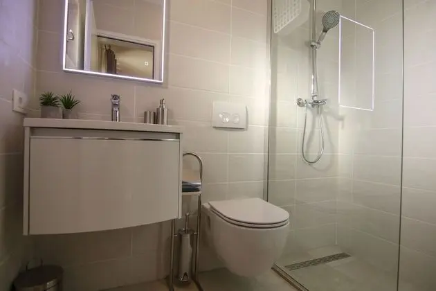 Villa (Three Bedroom Villa with Swimming Poo)