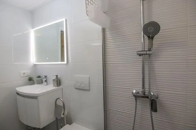 Villa (Three Bedroom Villa with Swimming Poo)