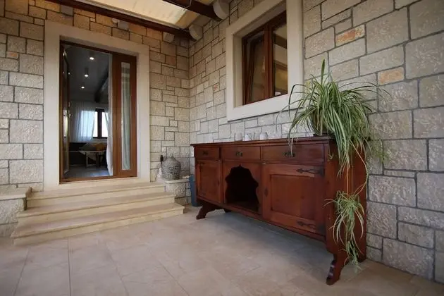 Villa (Three Bedroom Villa with Swimming Poo)