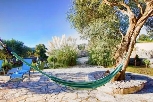 Ev (Stone&Olive - with pool - H(5+1))
