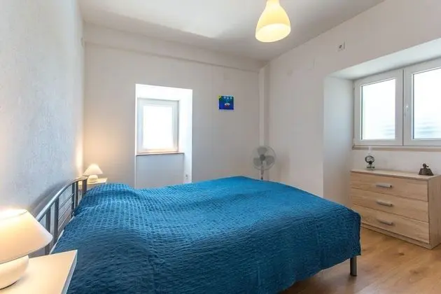 Ev (Stone - pool house - H(4))