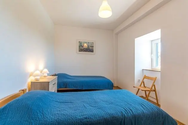 Ev (Stone - pool house - H(4))