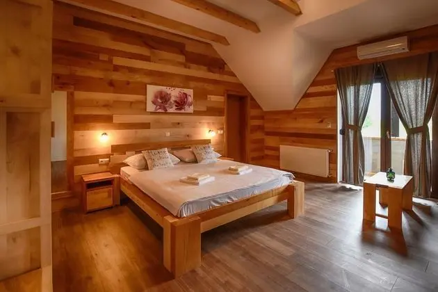 Design Tek Büyük Yataklı Oda, Balkon