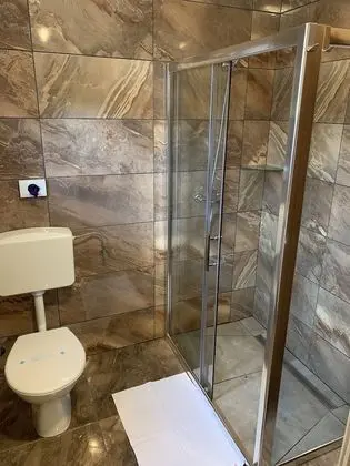 Design Tek Büyük Yataklı Oda, Balkon