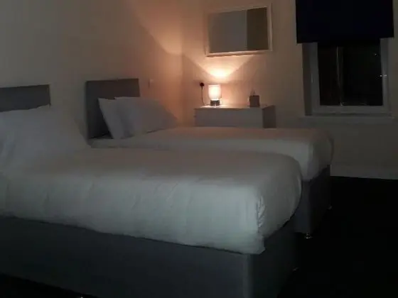 Tek Büyük veya İki Ayrı Yataklı Oda, Banyolu/Duşlu
