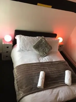 Ortak Ranzalı Oda, Birden Çok Yatak Odası