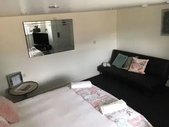 Ortak Ranzalı Oda, Birden Çok Yatak Odası