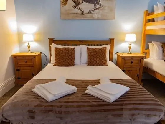 Standard Dört Kişilik Oda, Banyolu/Duşlu (4 persons)