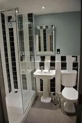Classic Tek Büyük Yataklı Oda