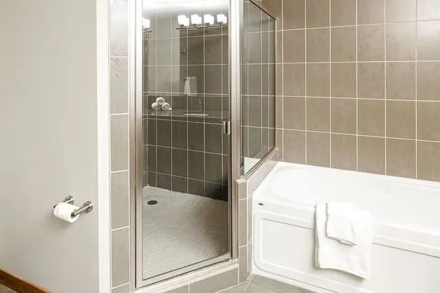 Süit, 2 Yatak Odası (King in Master, Queen in 2nd bedroom)