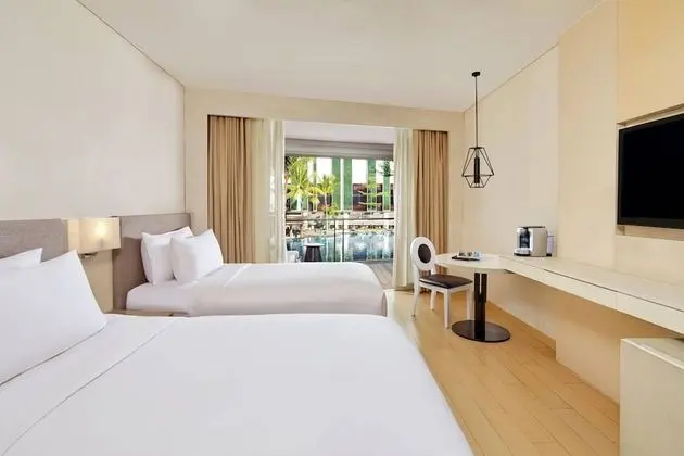 Oda, 2 Tek Kişilik Yatak, Balkon, Havuz Manzaralı