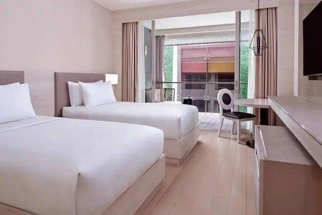 Oda, 2 Tek Kişilik Yatak, Balkon, Havuz Manzaralı