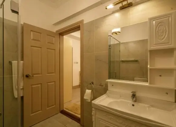 Luxury Tek Büyük Yataklı Oda