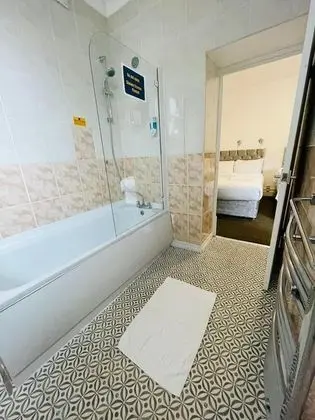 Deluxe Üç Kişilik Oda, Birden Çok Yatak