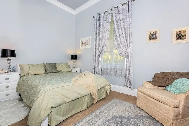 Deluxe Tek Büyük Yataklı Oda, 1 Büyük (Queen) Boy Yatak, Ortak Banyo (Oak Room)