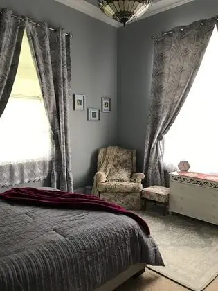 Deluxe Tek Büyük Yataklı Oda, 1 Büyük (Queen) Boy Yatak, Ortak Banyo (Oak Room)