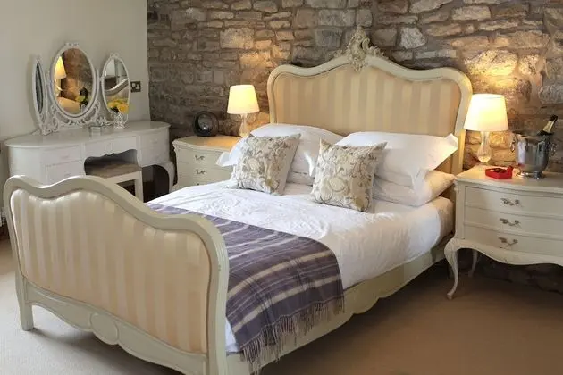 Tek Büyük Yataklı Oda (Hollins Hill View)