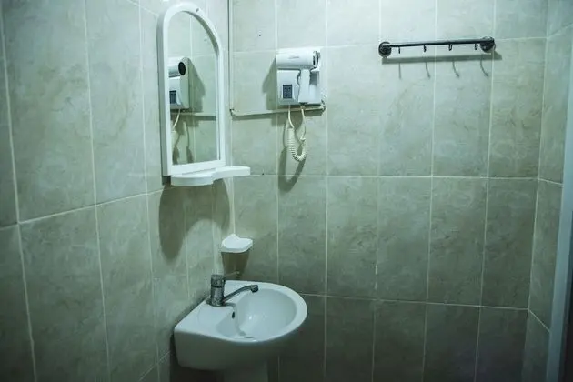 Basic Ortak Ranzalı Oda, Sadece erkekler için (8 beds)