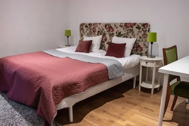 Comfort Tek Büyük veya İki Ayrı Yataklı Oda, Avlu Manzaralı