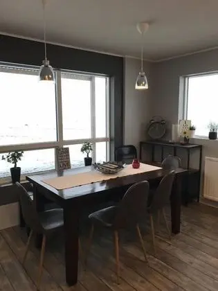 Tek Büyük veya İki Ayrı Yataklı Oda, Ortak Banyo