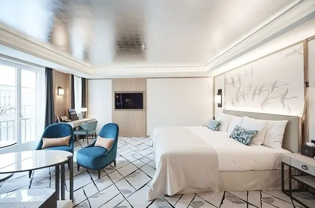 Riverside Junior Suite