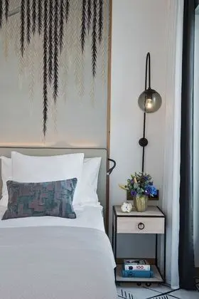 Riverside Queen Room
