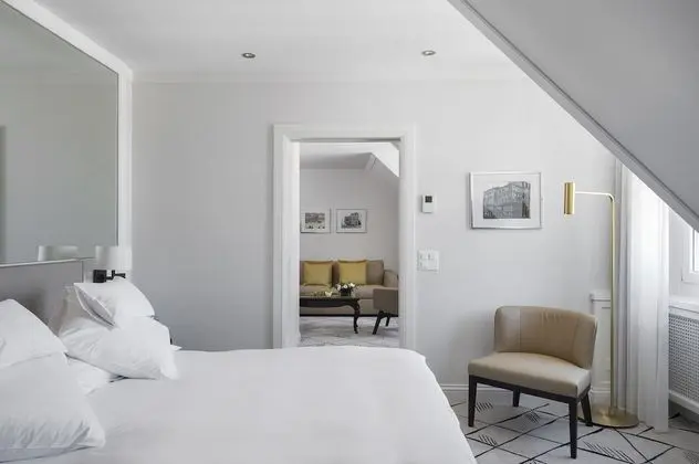 Riverside Signature Suite