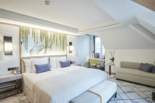 Riverside Signature Suite