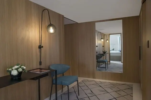 Riverside Signature Suite