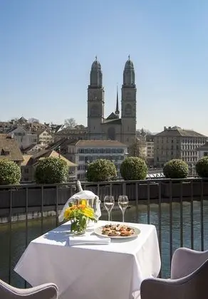 Riverside Signature Suite