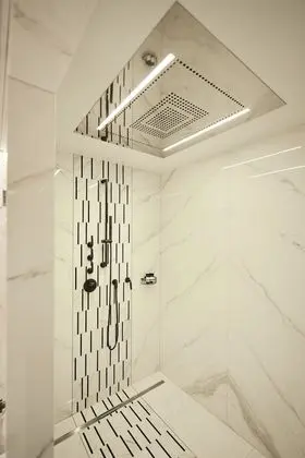 Riverside Signature Suite