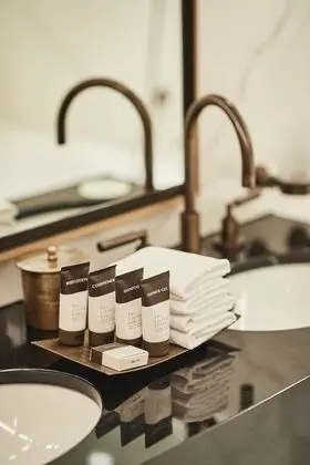 Riverside Signature Suite