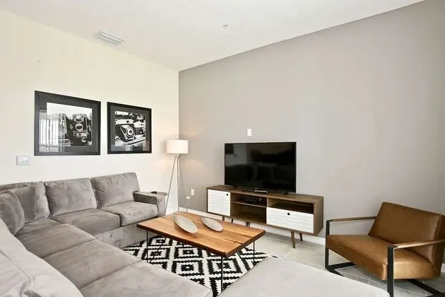 Daire (3111 Storey Lake)