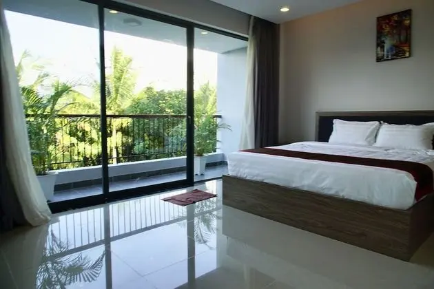 Sıra Ev (7BR by beach & shared swimming pool)