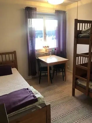 Üç Kişilik Oda, Ortak Banyo