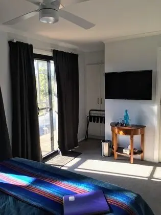Deluxe Oda, 1 Büyük (Queen) Boy Yatak, Balkon, Koy Manzaralı