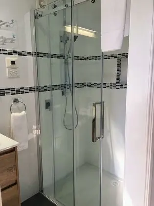 Deluxe Oda, 1 Büyük (Queen) Boy Yatak, Balkon, Koy Manzaralı