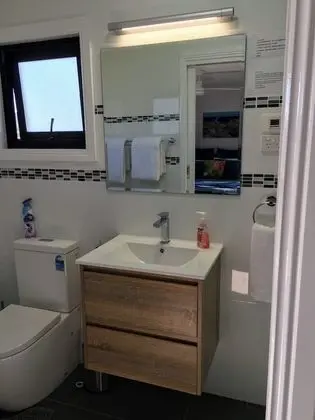 Deluxe Oda, 1 Büyük (Queen) Boy Yatak, Balkon, Koy Manzaralı