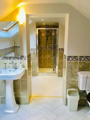 Comfort Tek Büyük veya İki Ayrı Yataklı Oda (Large)