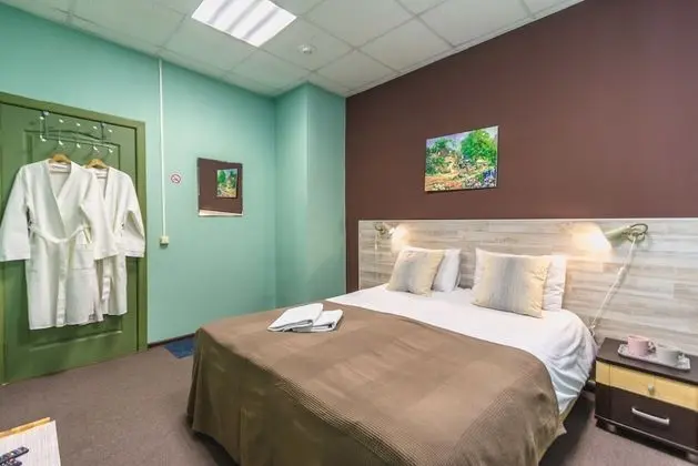 Tek Büyük veya İki Ayrı Yataklı Oda, Ortak Banyo