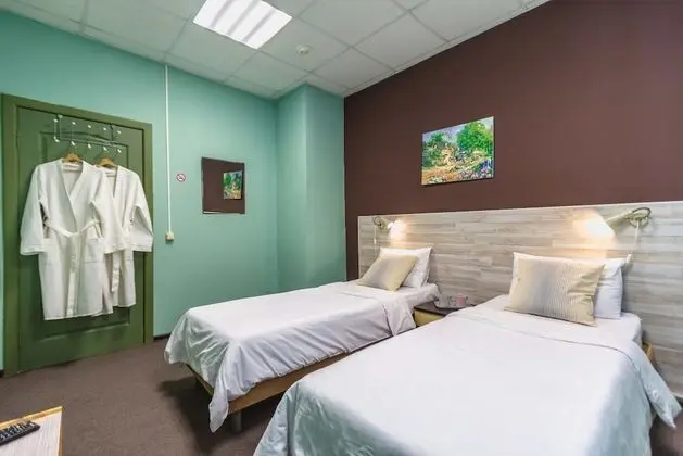 Tek Büyük veya İki Ayrı Yataklı Oda, Ortak Banyo