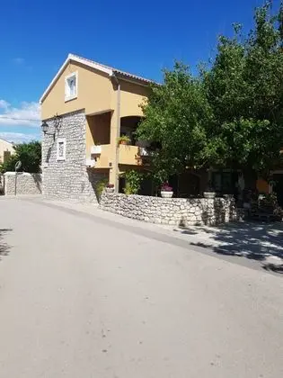 Apart Daire (Stosa - with parking - A2(2+1))