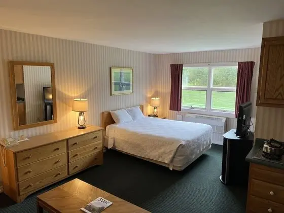 Superior Efficiency, 1 Queen Bed