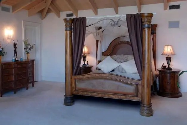 Luxury Ev (7 Bedrooms)
