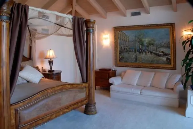 Luxury Ev (7 Bedrooms)